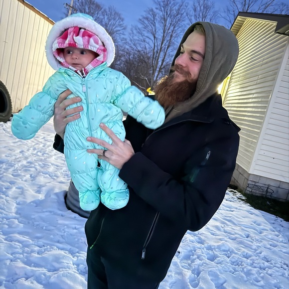 Meet your Posher, Breanna ❤️ Bundle & save MAKE A OFFER ANY OFFER! - Picture 4 of 9